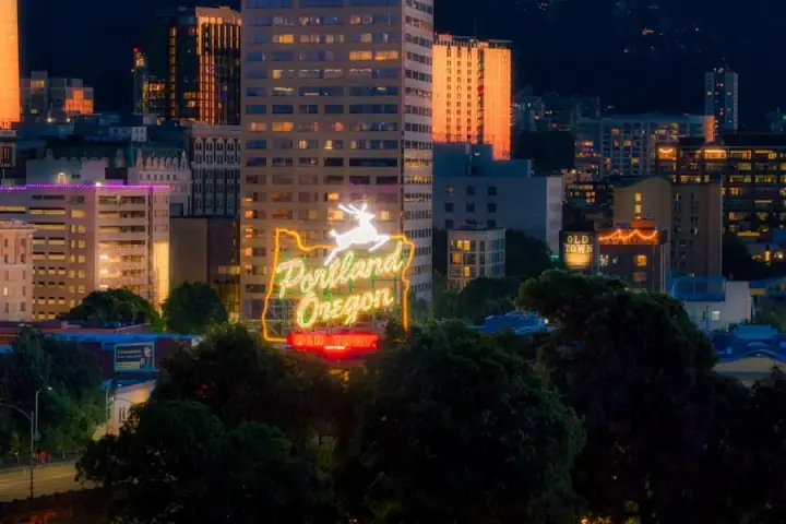 Evening city scene in Hillsboro, Oregon